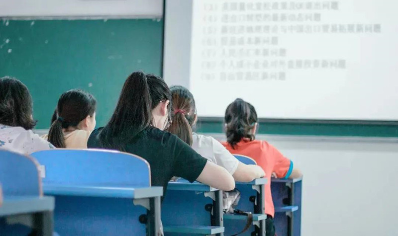 上课坐第几排不容易近视？正确的选择是这样(图2)