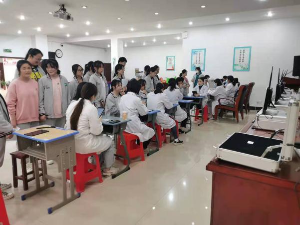 点击查看原始图片 确定南昌普瑞眼科医院为“南昌市儿童青少年近视防控基地医院”!(图3)