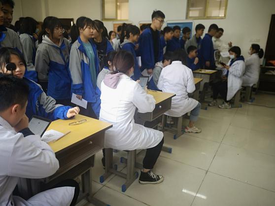 点击查看原始图片 确定南昌普瑞眼科医院为“南昌市儿童青少年近视防控基地医院”!(图7)