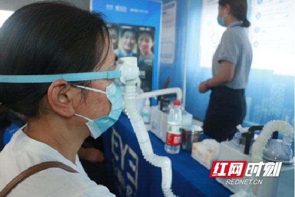 以心为灯,护民双眼—常德爱尔眼科开展眼疾救治活动(图3) 以心为灯,护民双眼—常德爱尔眼科开展眼疾救治活动(图3)