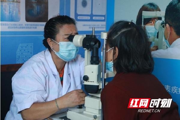 以心为灯,护民双眼—常德爱尔眼科开展眼疾救治活动(图4) 以心为灯,护民双眼—常德爱尔眼科开展眼疾救治活动(图4)