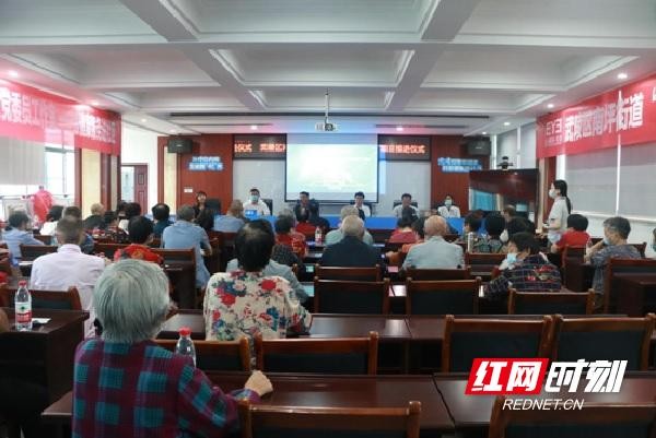 以心为灯,护民双眼—常德爱尔眼科开展眼疾救治活动(图1) 以心为灯,护民双眼—常德爱尔眼科开展眼疾救治活动(图1)