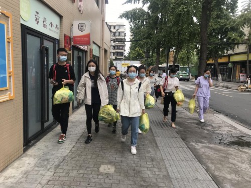 四川眼科医院抗疫纪实:一面战疫情,一面护光明(图7) 四川眼科医院抗疫纪实:一面战疫情,一面护光明(图7)